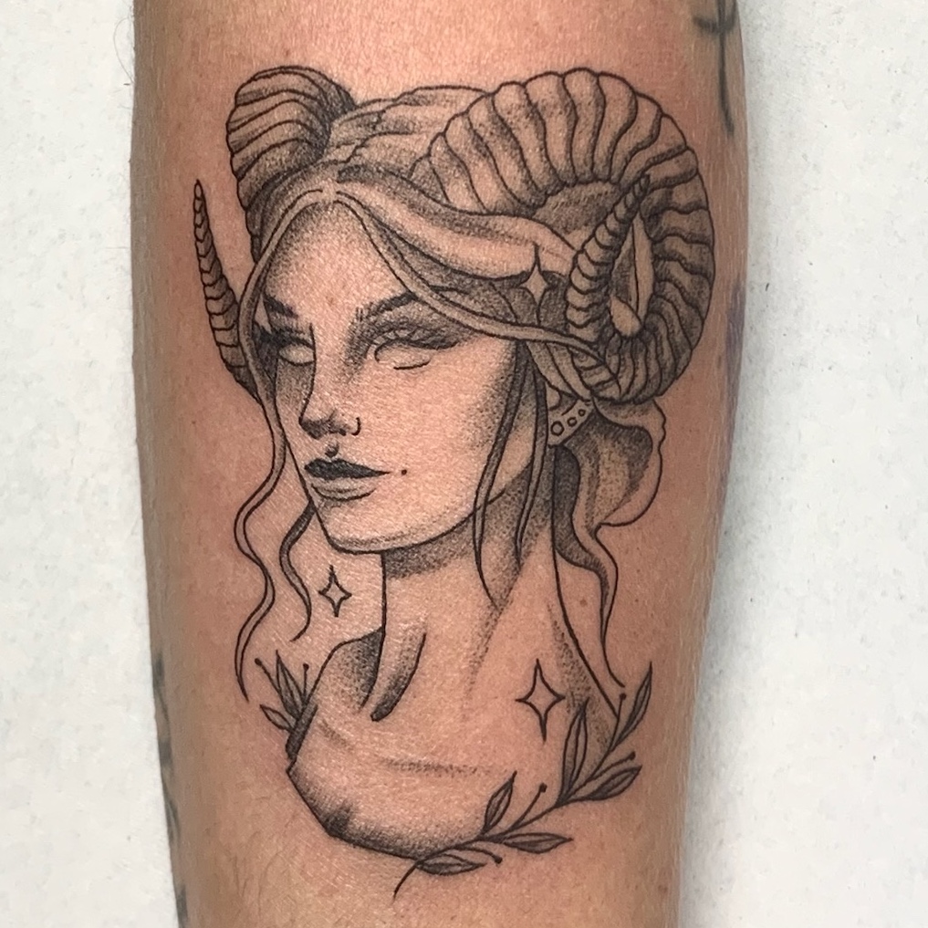 Tattoo tatuaje signo zodiacal aries tauro geminis cancer leo virgo libra escorpio sagitario capricornio acuario piscis en Madrid